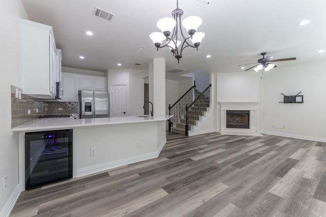 2645 Villa Di Lago 4, Grand Prairie, TX 75054
