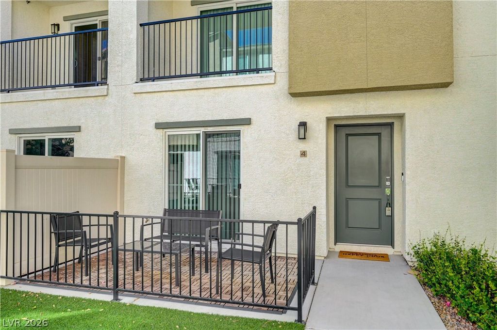 12328 Golden Wreath Road 4, Las Vegas, NV 89183 — photo 2