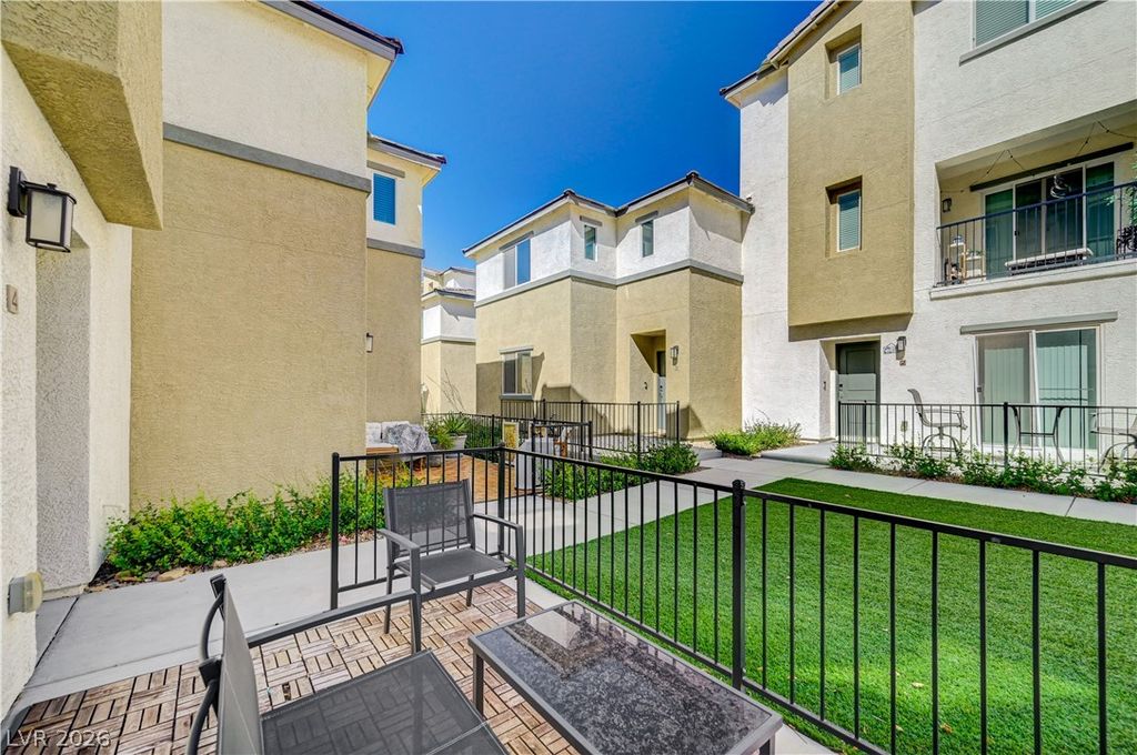 12328 Golden Wreath Road 4, Las Vegas, NV 89183 — photo 5