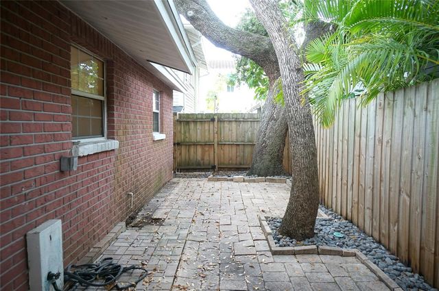 813 S FREEMONT AVENUE B, Tampa, FL 33606