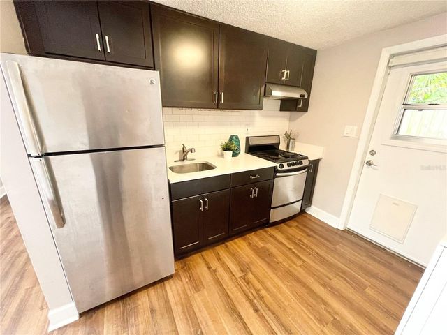 813 S FREEMONT AVENUE B, Tampa, FL 33606