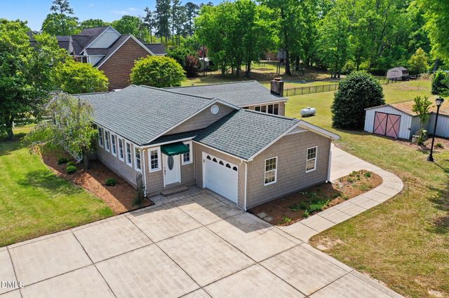 1782 Chicora Road, Dunn, NC 28334