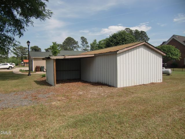 1782 Chicora Road, Dunn, NC 28334