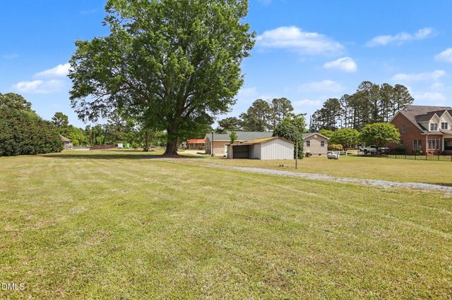 1782 Chicora Road, Dunn, NC 28334