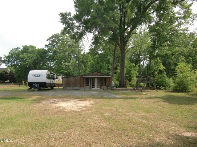 1782 Chicora Road, Dunn, NC 28334