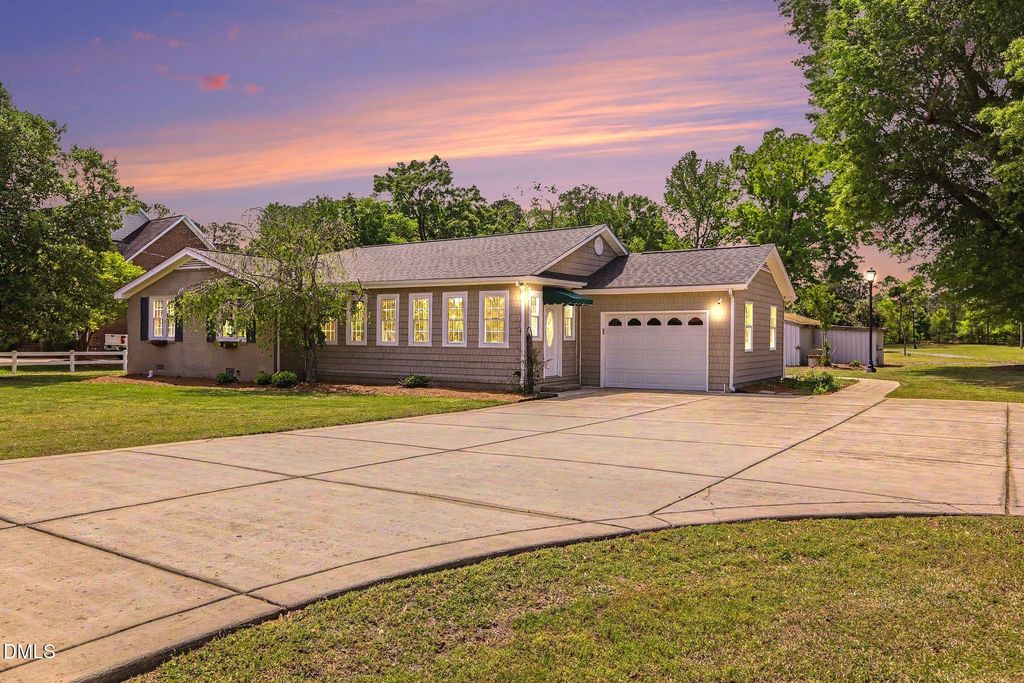 1782 Chicora Road, Dunn, NC 28334