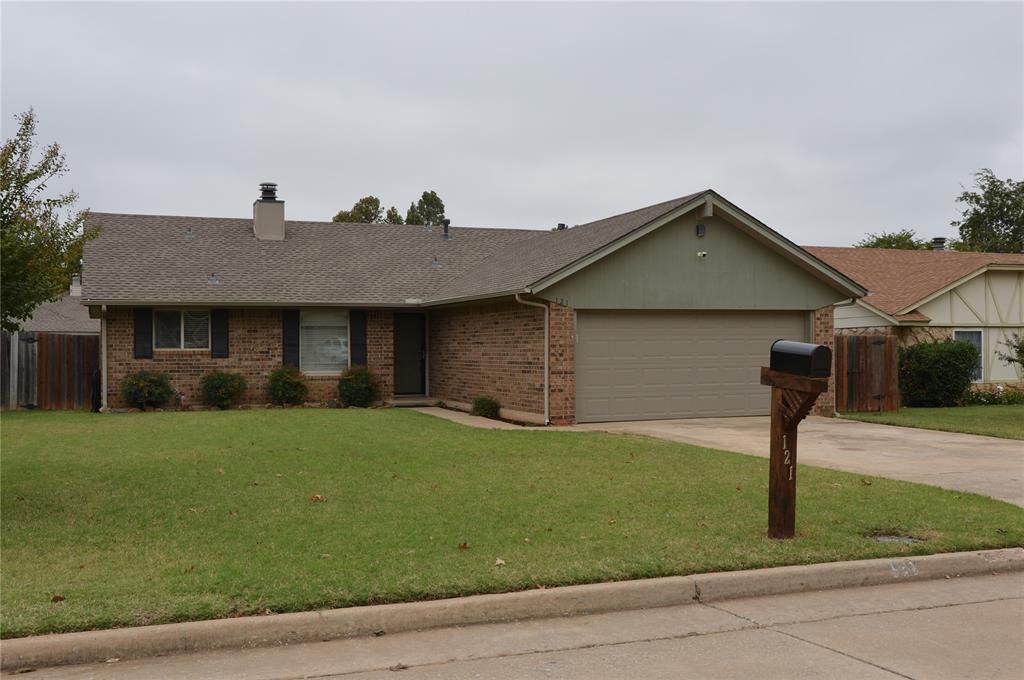 121 Pawnee Place, Yukon, OK 73099