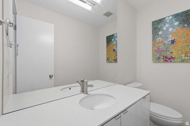 581 E HODS HOLLOW DR, Kaysville, UT 84037