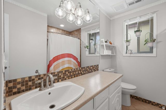581 E HODS HOLLOW DR, Kaysville, UT 84037