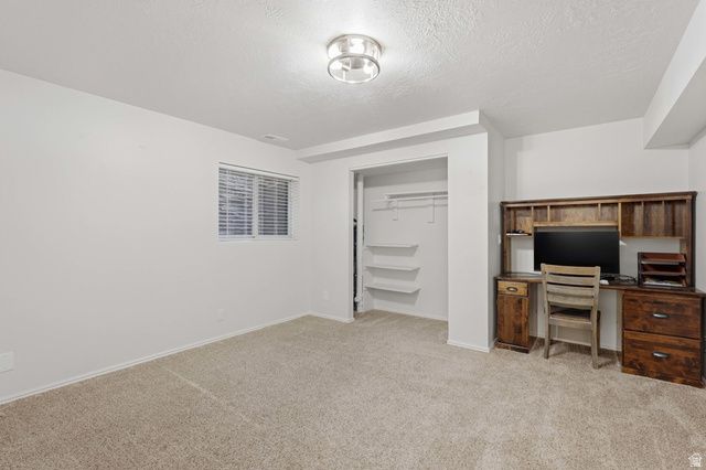 581 E HODS HOLLOW DR, Kaysville, UT 84037