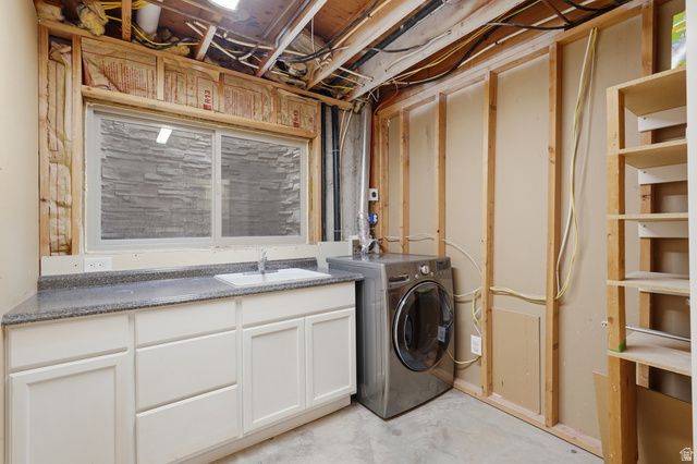 581 E HODS HOLLOW DR, Kaysville, UT 84037