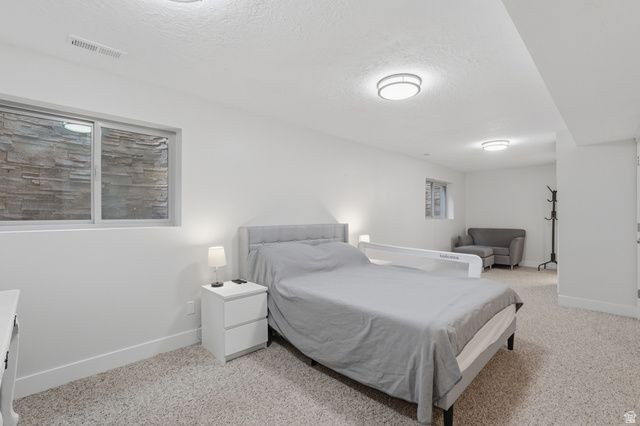 581 E HODS HOLLOW DR, Kaysville, UT 84037