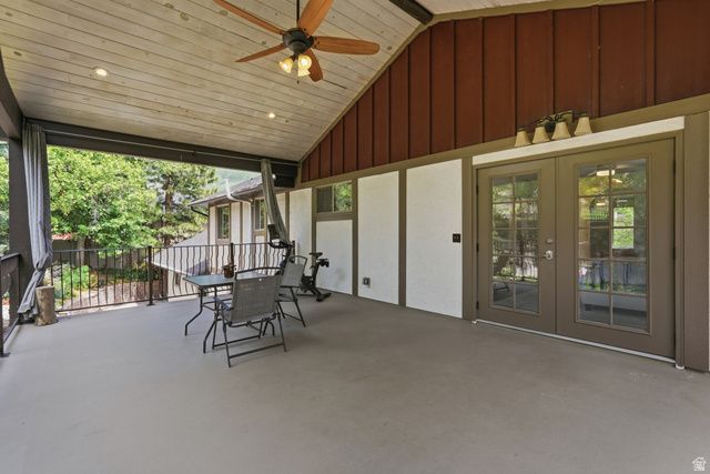 581 E HODS HOLLOW DR, Kaysville, UT 84037