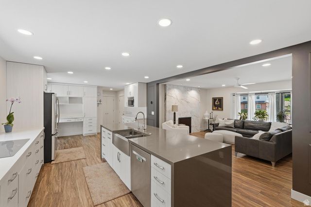 581 E HODS HOLLOW DR, Kaysville, UT 84037