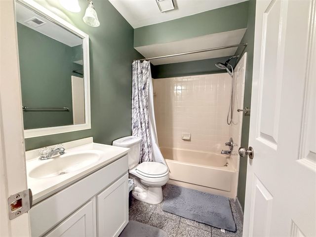 16486 Clarkson Drive, Fraser, MI 48026