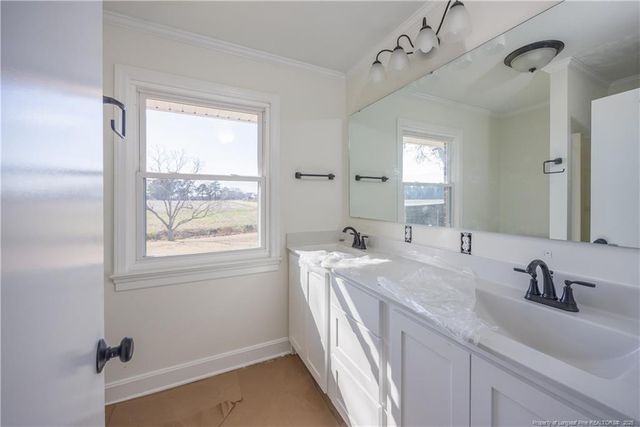 573 Langston Road, Newton Grove, NC 28366