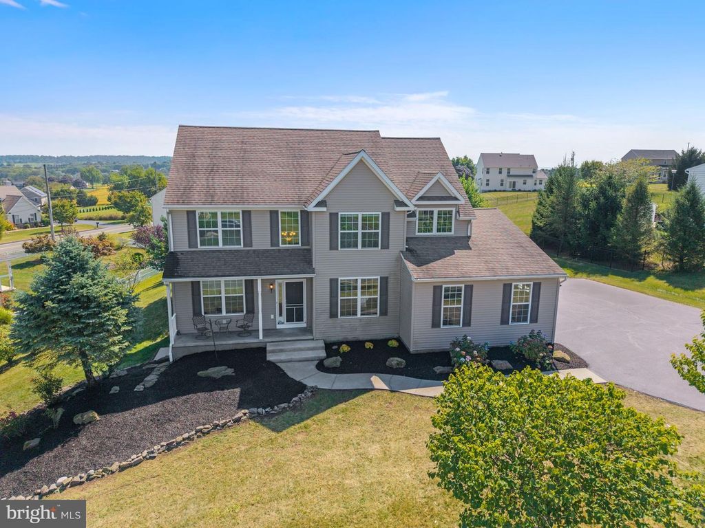 8 JOY CIR, Barto, PA 19504