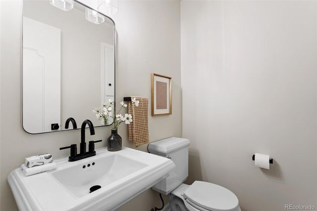 1025 S Cook Street, Denver, CO 80209