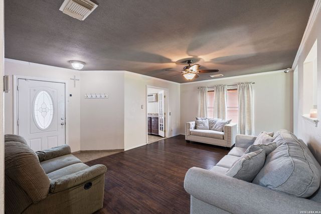 9743 GREEN PLAIN DR, San Antonio, TX 78245