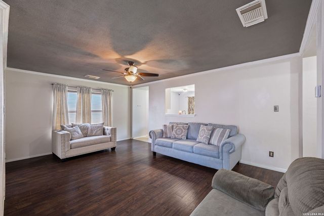9743 GREEN PLAIN DR, San Antonio, TX 78245