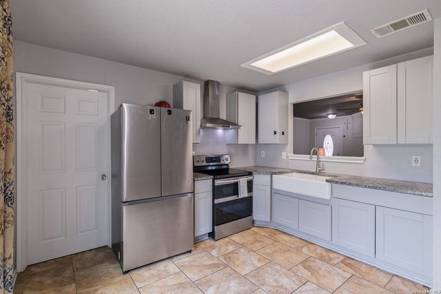 9743 GREEN PLAIN DR, San Antonio, TX 78245