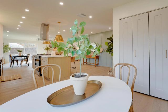 2927 Governor Dr, San Diego, CA 92122