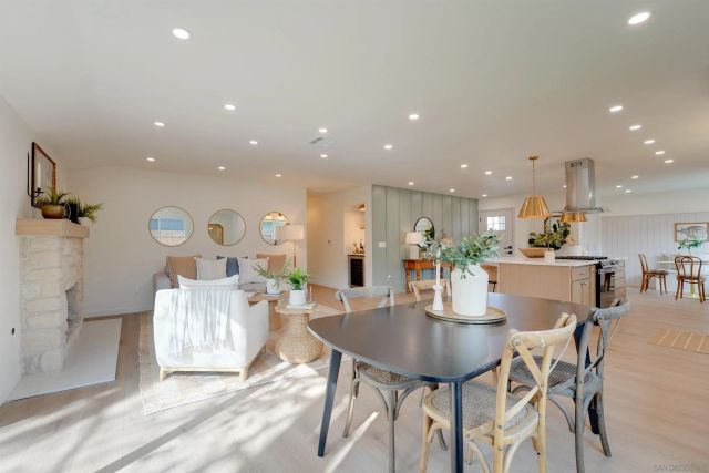 2927 Governor Dr, San Diego, CA 92122