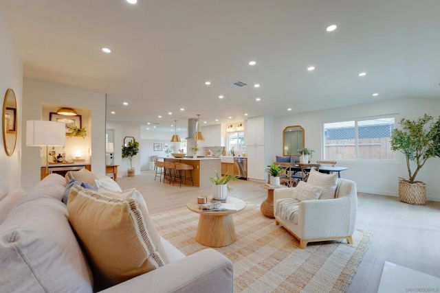 2927 Governor Dr, San Diego, CA 92122