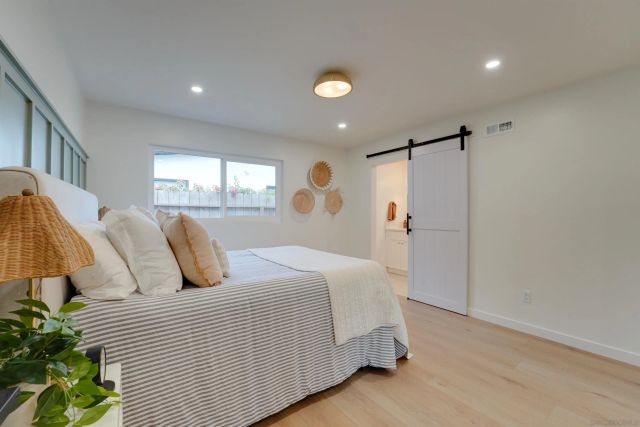 2927 Governor Dr, San Diego, CA 92122