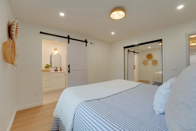 2927 Governor Dr, San Diego, CA 92122