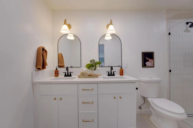 2927 Governor Dr, San Diego, CA 92122