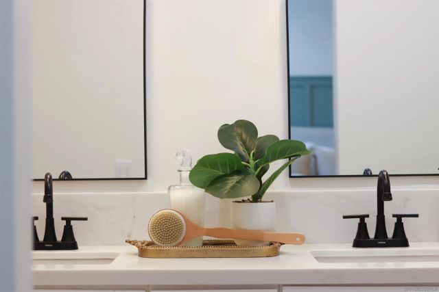 2927 Governor Dr, San Diego, CA 92122