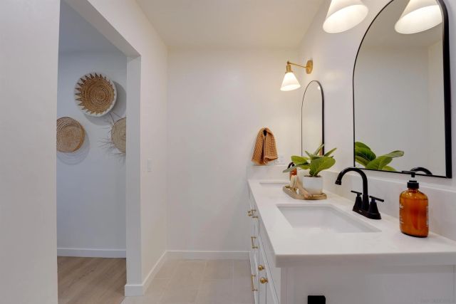 2927 Governor Dr, San Diego, CA 92122