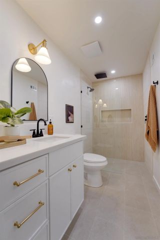 2927 Governor Dr, San Diego, CA 92122