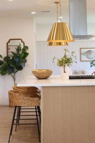 2927 Governor Dr, San Diego, CA 92122