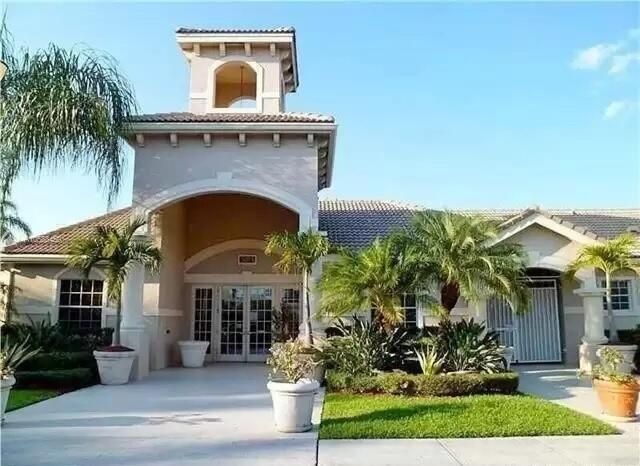 5021 N WILES Road 205, Coconut Creek, FL 33073