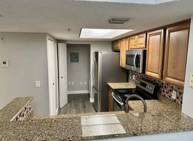 5021 N WILES Road 205, Coconut Creek, FL 33073