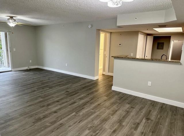 5021 N WILES Road 205, Coconut Creek, FL 33073