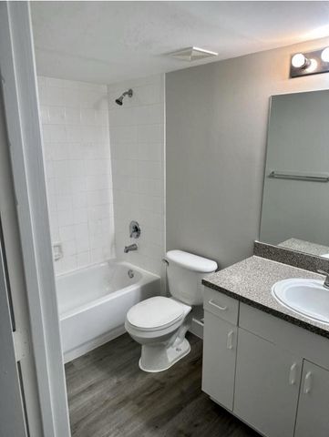 5021 N WILES Road 205, Coconut Creek, FL 33073