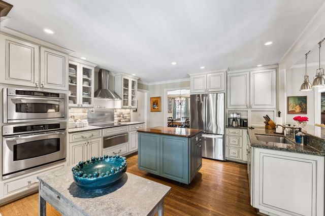 806 Willowdale Ct, Nashville, TN 37220