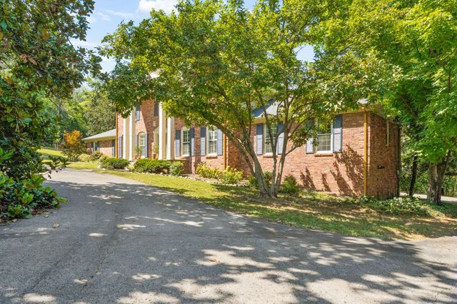 806 Willowdale Ct, Nashville, TN 37220