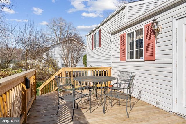 6439 LANCASTER DR, Warrenton, VA 20187