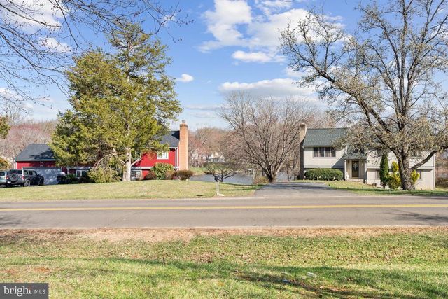 6439 LANCASTER DR, Warrenton, VA 20187