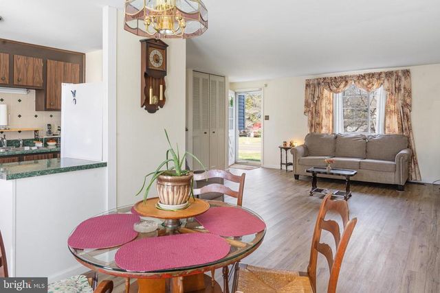 6439 LANCASTER DR, Warrenton, VA 20187
