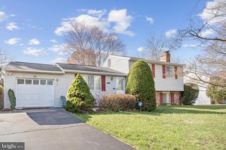 6439 LANCASTER DR, Warrenton, VA 20187