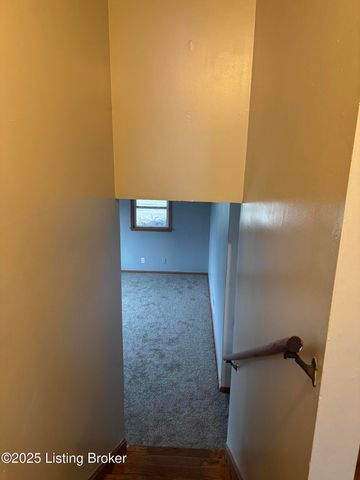 4019 Lomond Dr, Louisville, KY 40216