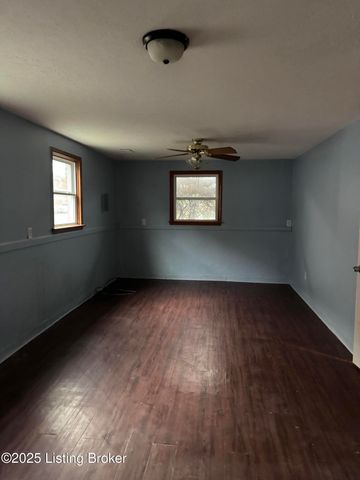 4019 Lomond Dr, Louisville, KY 40216