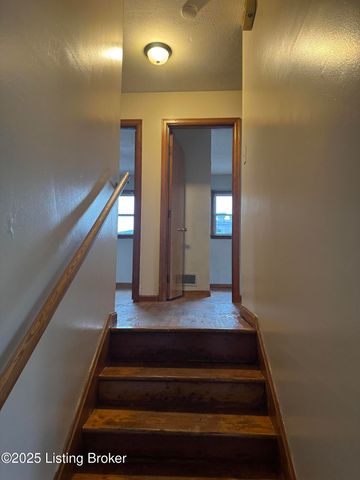 4019 Lomond Dr, Louisville, KY 40216