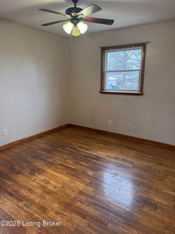 4019 Lomond Dr, Louisville, KY 40216