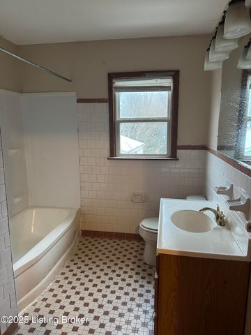 4019 Lomond Dr, Louisville, KY 40216